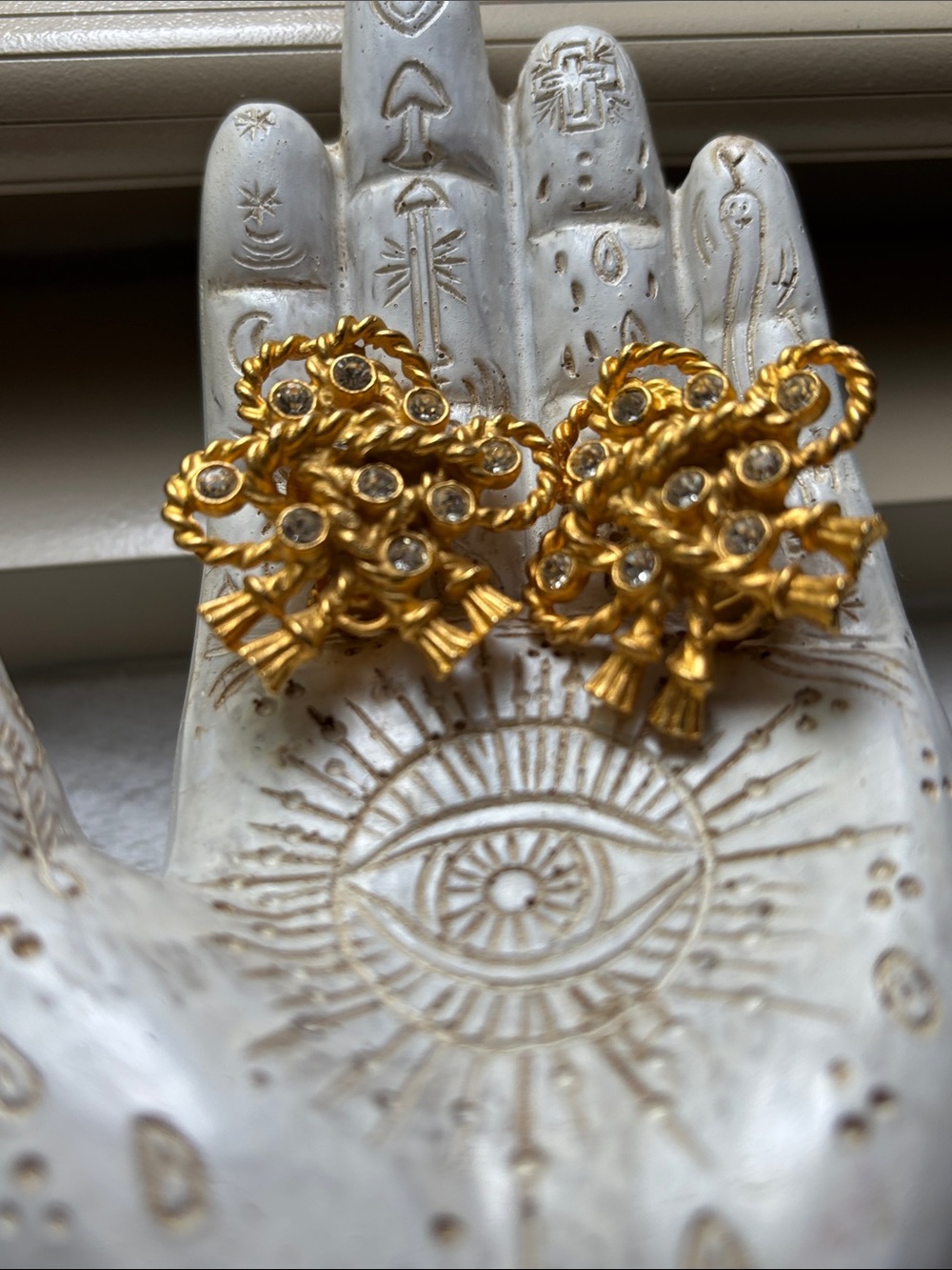 🟥 Vintage Textured Gold Rope Knot Clip On Earrings Clear Crystals Unsigned